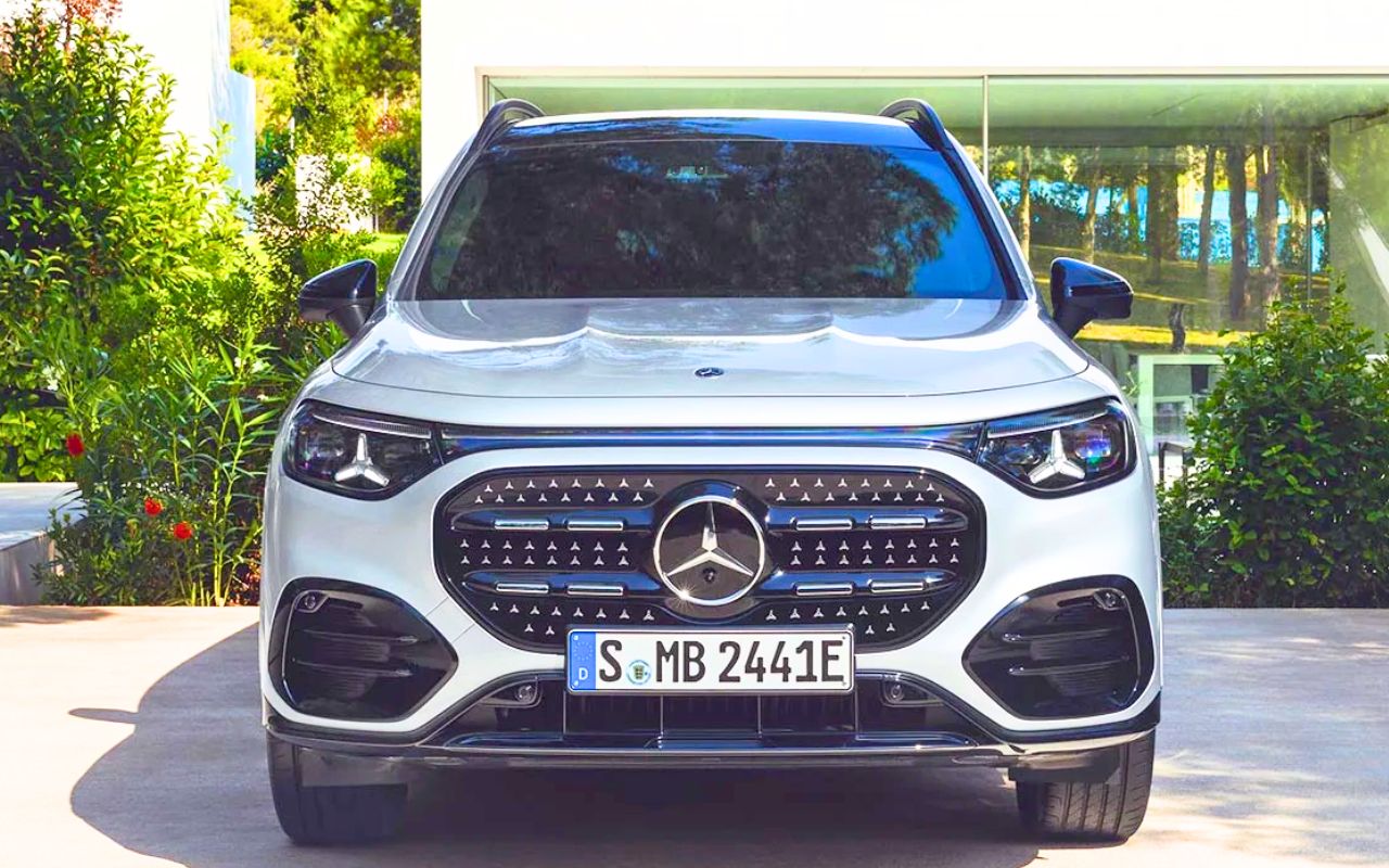 New Mercedes GLB: the premium 7-seater SUV is renewed and focuses entirely on electric, hybrid and digital technology