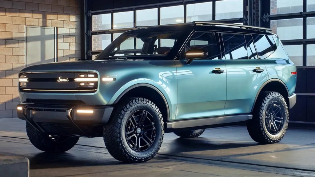 The profile of the future Audi 4x4 reveals a boxy and robust silhouette, typical of body-on-frame off-road vehicles. Its appearance clearly evokes segment icons like the Defender or the G-Class. © Scout/Audi